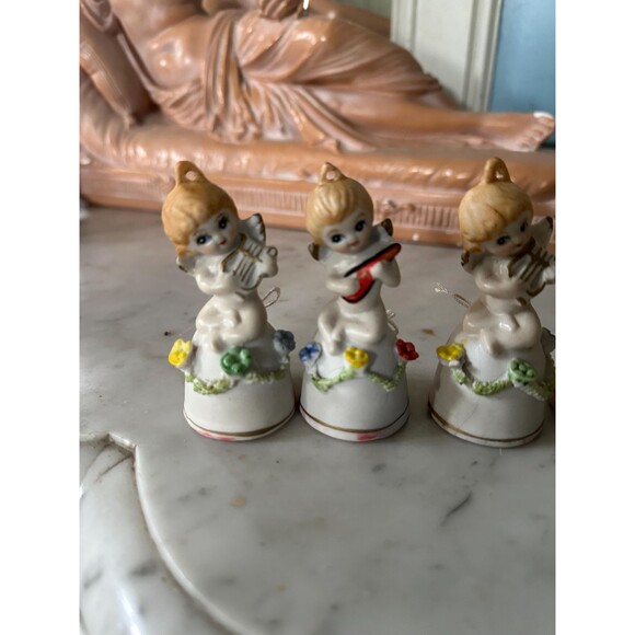 Vintage  Cherubs Angels Ceramic Bells Christmas Ornaments Figurines from 1960’s - Picture 4 of 4